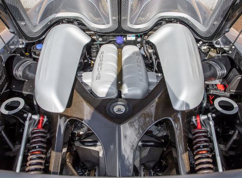 Porsche Carrera GT 29