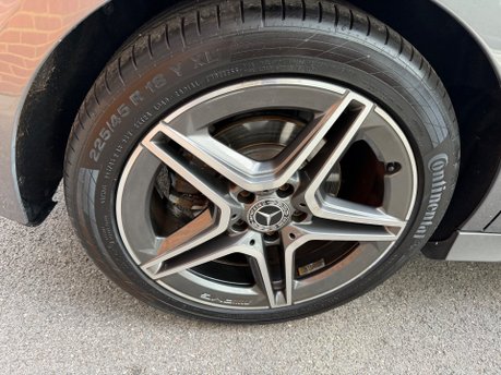 Mercedes-Benz A Class A 220 AMG LINE PREMIUM 18