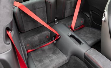 Porsche 911 Targa 4 GTS (991.2) 15