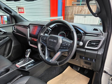 Isuzu D-Max V-CROSS DCB AUTO 19