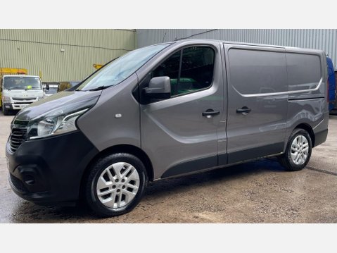 Renault Trafic 1.6 dCi ENERGY 27 Sport Nav Panel Van 5dr Diesel Manual SWB Standard Roof E 18