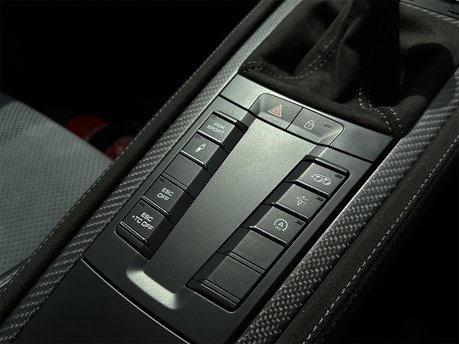 Porsche 718 CAYMAN GT4 RS PDK 87