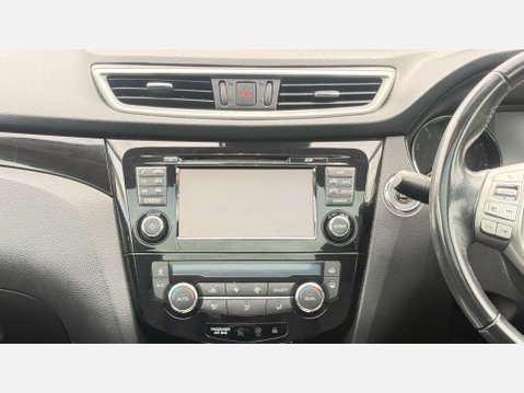 Nissan Qashqai 1.2 Qashqai N-Connecta DiG-T CVT 5dr 5