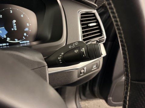 Volvo XC90 2.0 D5 PowerPulse R-Design Auto 4WD Euro 6 (s/s) 5dr 28
