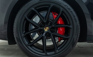 Porsche Macan GTS 32