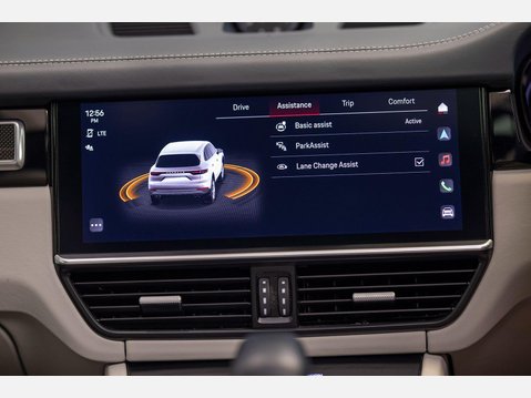 Porsche Cayenne 3.0 V6 E-Hybrid 17.9kWh Platinum Edition TiptronicS 4WD Euro 6 (s/s) 5dr (3 47