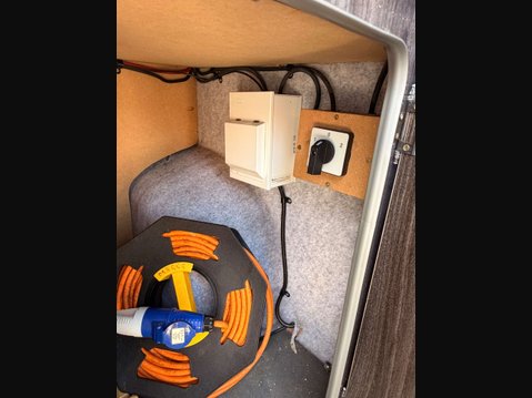 Peugeot Boxer 2 BERTH CAMPER CONVERSION ROCK N ROLL BED 2.2 Boxer 333 L1H1 HDi 42