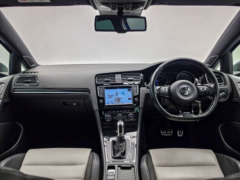 Volkswagen Golf 2.0 Golf R DSG 4WD 3dr 20