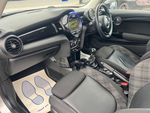 Mini Hatch 1.5 Cooper Euro 6 (s/s) 3dr 25