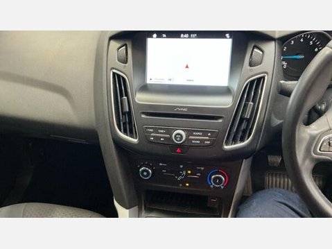 Ford Focus 1.0T EcoBoost Zetec Edition Euro 6 (s/s) 5dr 10