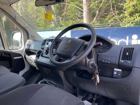 Peugeot Boxer 335 L3H2 16-Seat Non-D1 3.5t Minibus with A/C. ULEZ Euro 6. 14