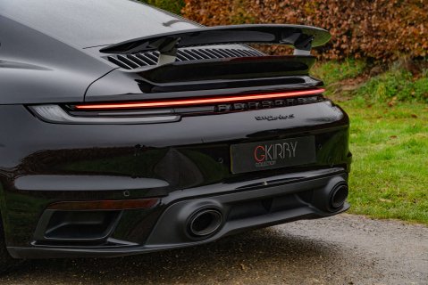 Porsche 911 Turbo S PDK Coupe 31