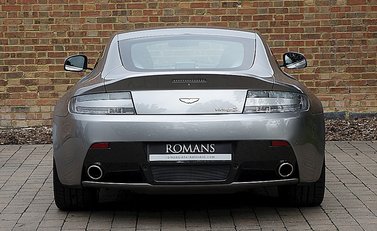 Aston Martin V8 Vantage S 10