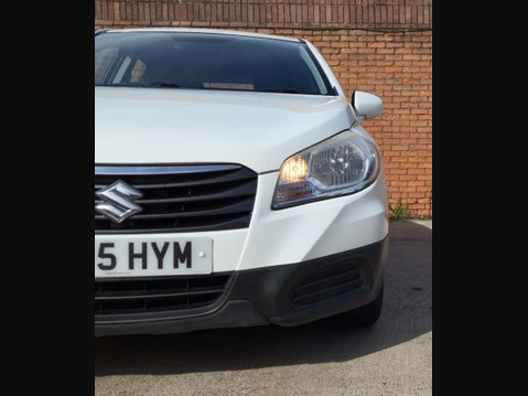 Suzuki SX4 S-Cross 1.6 SX4 S-Cross SZ3 5dr 4