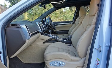 Porsche Cayenne Turbo 18
