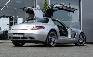 Mercedes-Benz SLS AMG 4