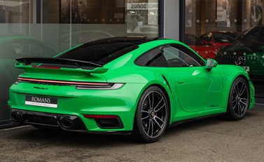 Porsche 911 Turbo S (992) 4