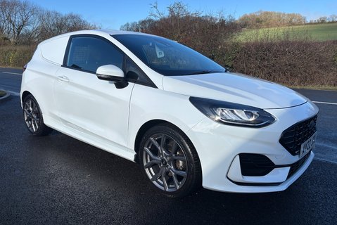 Ford Fiesta Sport 125 ps Ecoboost MHEV - Upgraded Sports Wheels 5