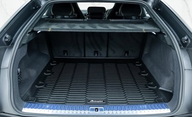 Lamborghini Urus Performante 51