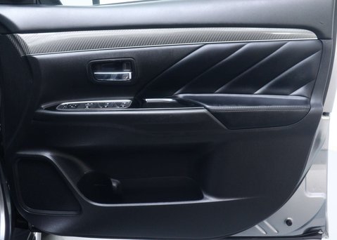 Mitsubishi Outlander 2.4h TwinMotor 13.8kWh Dynamic Safety SUV 5dr Petrol Plug-in Hybrid CVT 4WD 50