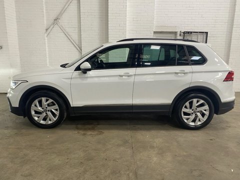 Volkswagen Tiguan LIFE TSI DSG 10