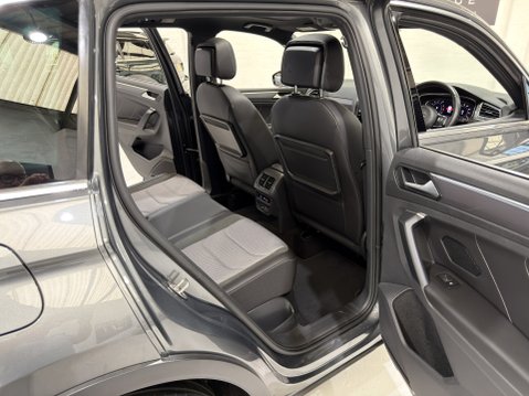 Volkswagen Tiguan 2.0 TSI R-Line Tech SUV 5dr Petrol DSG 4Motion Euro 6 (s/s) (230 ps) 44