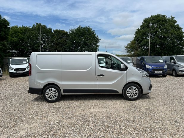 Renault Trafic SWB L1H1 Low Roof Sportive Air Con Nav EURO 6 NO VAT 5