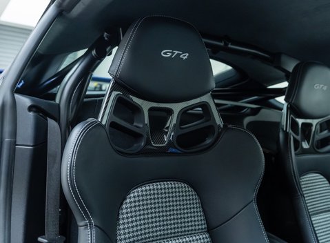 Porsche Cayman GT4 (718) 15