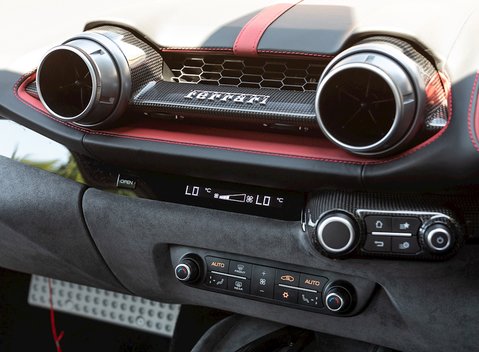 Ferrari 812 Superfast 16