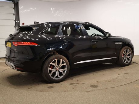 Jaguar F-Pace 3.0 F-PACE V6 S AWD D Auto 4WD 5dr 9