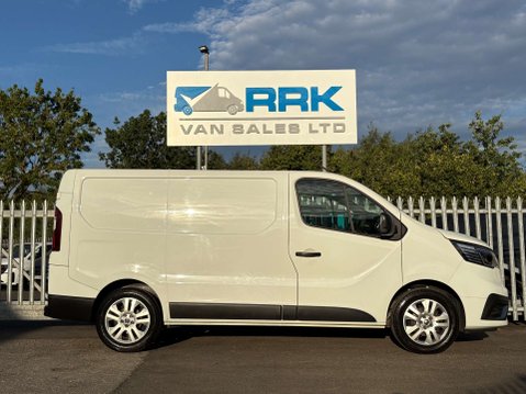 Renault Trafic 2.0 dCi Blue SL28 Sport Panel Van 5dr Diesel Manual L1 H1 Euro 6 (s/s) (130 6