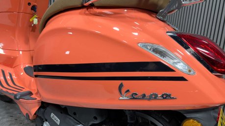 Piaggio Vespa Primavera 2018 ONLY 13K LONG MOT GREAT COLOUR SCHEME 125CC SCOOTER 32
