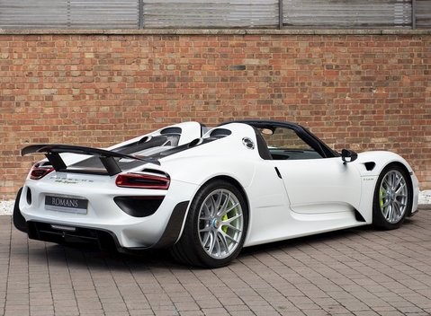 Porsche 918 Spyder Weissach 7