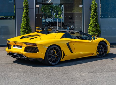 Lamborghini Aventador LP 700-4 ROADSTER 4