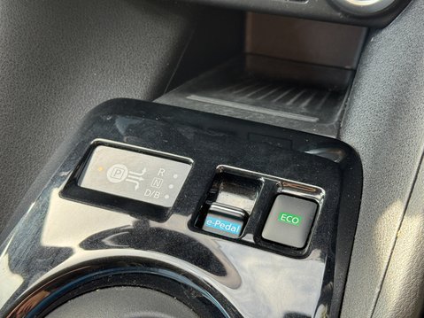 Nissan LEAF Nissan Leaf 39kWh N-Connecta Hatchback 5dr Electric Auto (150 ps) 30