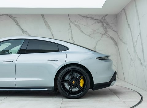 Porsche Taycan Turbo 33