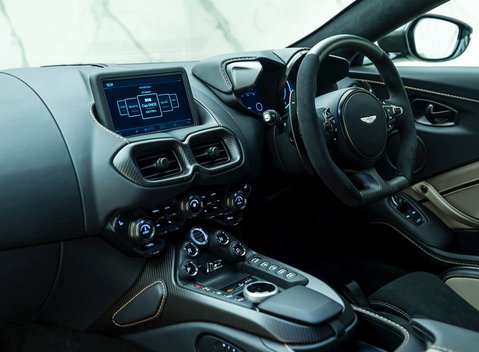 Aston Martin V12 Vantage 14