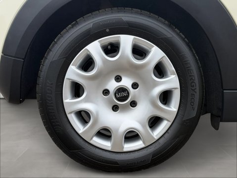 Mini Hatchback 1.5 One Classic II 3dr 10