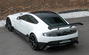 Aston Martin Vantage GT8 9
