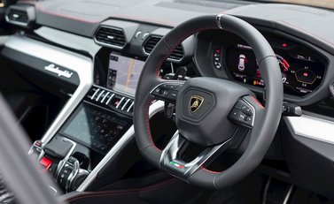 Lamborghini Urus 11