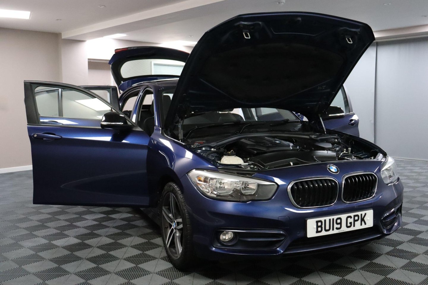 2019 BMW 1 Series — image 11