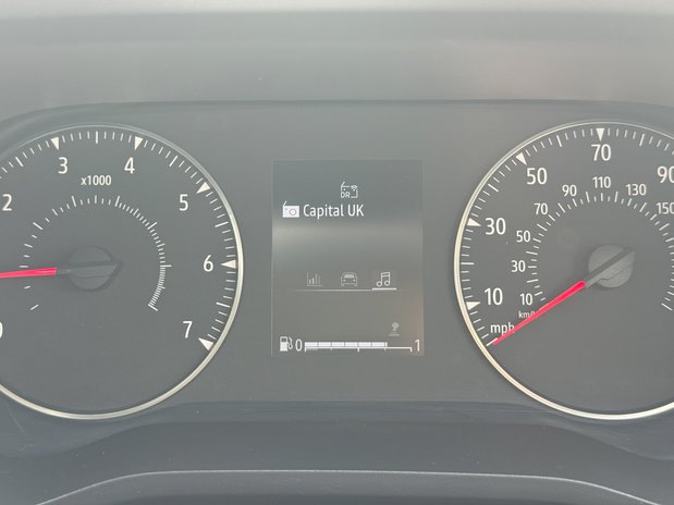 Renault Trafic LWB L2H2 [SOLD MT] High Roof Business LL30 Air Con Sensors Cam EURO 6 22