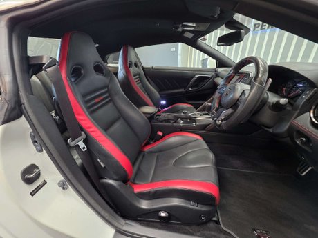 Nissan GT-R 3.8 V6 Recaro Coupe 2dr Petrol Auto 4WD Euro 6 (570 ps) 7