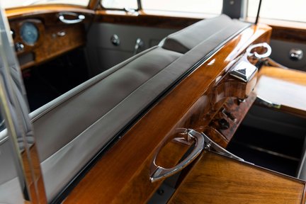 Rolls-Royce Silver Cloud II LWB 28
