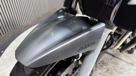 Suzuki Bandit GSF 650 2009 ONLY 13K NEW MOT JUST SERVICED A2 650CC 34