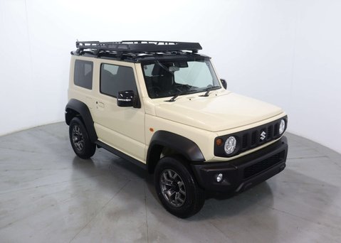 Suzuki Jimny SZ5 4X4 13