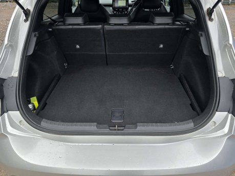 Toyota Corolla 2.0 VVT-h Excel Hatchback 5dr Petrol Hybrid CVT Euro 6 (s/s) (184 ps) 8