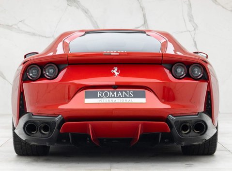 Ferrari 812 Superfast 26