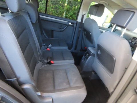 Volkswagen Touran SE TDI 8