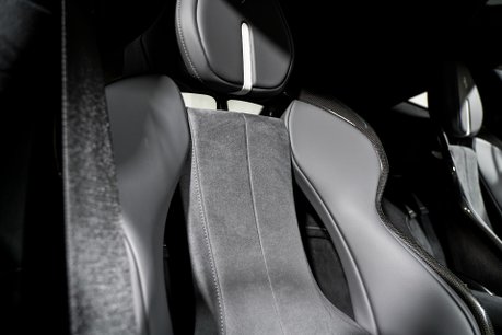 Ferrari 12Cilindri COUPE. HISTORIC PAINTWORK. PASSENGER DISPLAY. LIFT. PANO ROOF. CARBON INT. 21